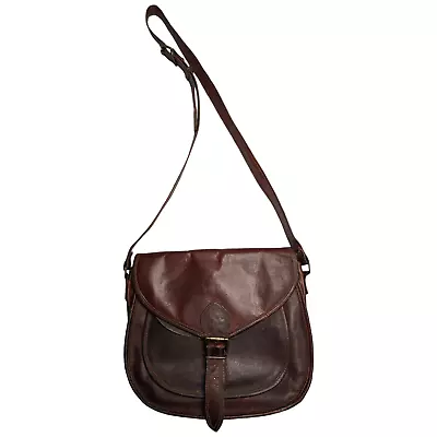 Vtg 1970s Brown Leather Top Latching Flap Buckle Accent Crossbody Saddle Bag • $119