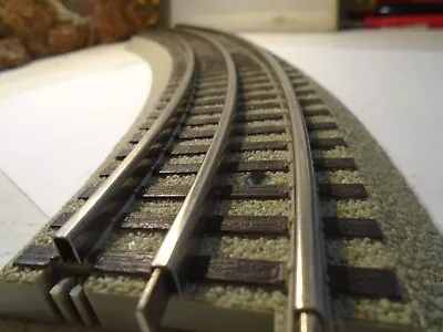 Lionel Fastrack O Gauge 0-36 Full Curve Track   Excellent Cond.       44-220-5 • $5.99