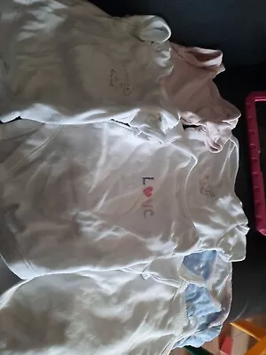 £2 • Buy 0-3 Months Vest Bundle Baby Girl (x 6)