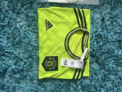 Manchester United Football Shirt 2022/23 3rd Kit Green Mens UK Size Medium • £22