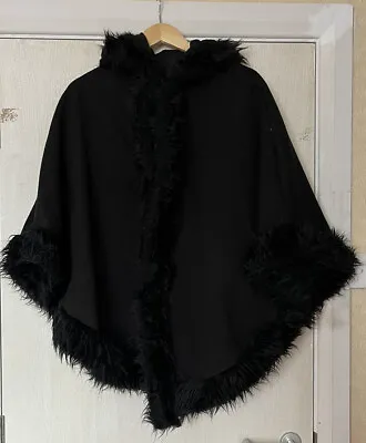 £0.99 • Buy Black Fur Trimmed Cape