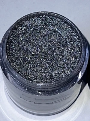 £20 • Buy MAC Pigment