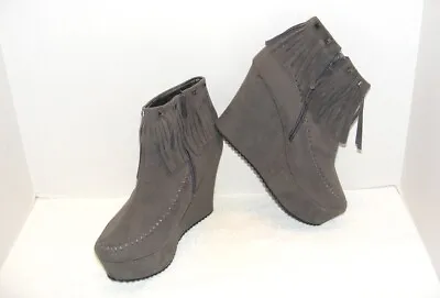 Forever Women's  Janice  Moccasins Style Size 10 Gray Ankle Boots With Fringe   • $20.99