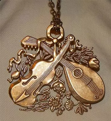 Lovely Shiny Holiday Christmas Violin & Lute Flowers Brasstone Brooch Necklace • $14.24