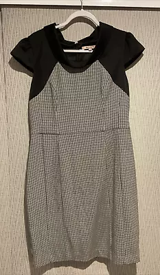 Review Black And White Dress- Size 16 - Pre-owned Condition. • $25