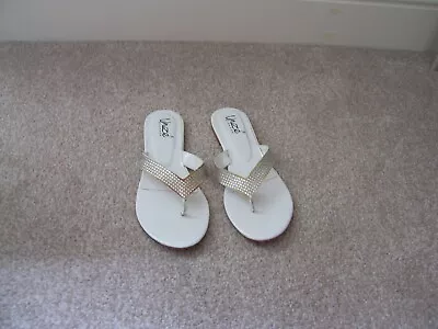 Summer Sandals White And Crystal Flip Flops Size Uk6 By UNZE LONDON • £5