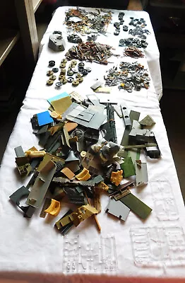 Bumper Lot....  . Hundreds Of Military 1.35 Scale Parts And Accessories • £16