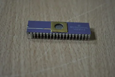 MC68705U3L 46E8513 MOTOROLA CERAMIC GOLD 8-Bit EPROM CPU SKPKQ-2 IC NEW • $20.94