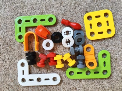 £5 • Buy Meccano Junior Pieces / Spares Bundle