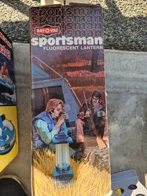 $20 • Buy Vintage Rayovac Sportsman 360 Fluorescent RARE BLUE Lantern In Box Camping, Hunt