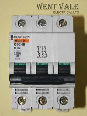 £40.35 • Buy Merlin Gerin Multi 9 - C60HB332 - 32a Type B Triple Pole MCB Unused