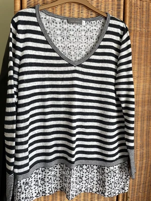 £7 • Buy Mint Velvet Layered Jumper Black White Linen Size 14