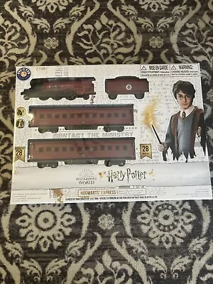 Lionel Harry Potter Hogwarts Express 7-11981 28Pc Battery Operated Train Set NEW • $27.95