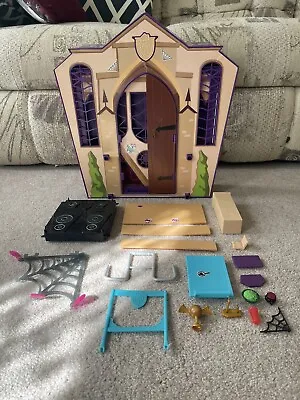 Monster High 2012 High School Playset Doll House Fold Up Incomplete Mattel • $19.99