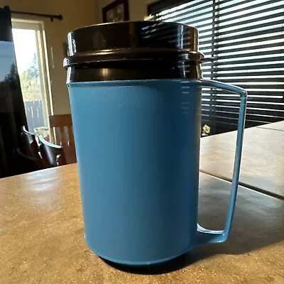 Vintage Aladdin 12 Oz Insulated Plastic Travel Coffee Mug Cup Blue/Black EUC! • $20