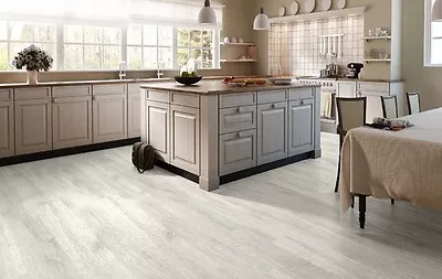 QuickStep Classic 8mm Reclaimed White Patina Oak CL1653 Laminate Floor 15.9m2 • £350