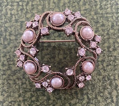 MONET Signed “Faux Pearl Wreath  Gold Tone Rhinestone Brooch Vintage • $9.99