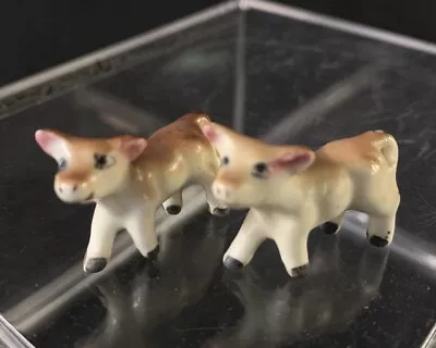 Pair Hagen Renaker Miniature Mini Cartoony Baby Cow Calves White Brown Figurines • $14.99