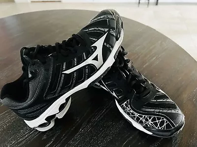 Mizuno Wave Voltage  • $35