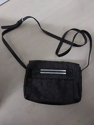 C71 Womans Calvin Klein Dark Brown Small Magnetic Close Shoulder Handbag • £8.99