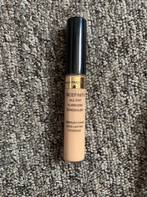 £2.50 • Buy MAX FACTOR Facefinity All Day Flawless Touchproof Concealer 7.8ml Shade 030