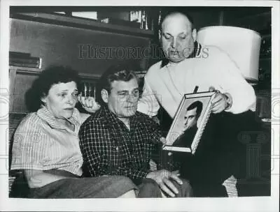 1958 Press Photo Producer Mike Todd Family Mourn Plane Crash Death • $19.99