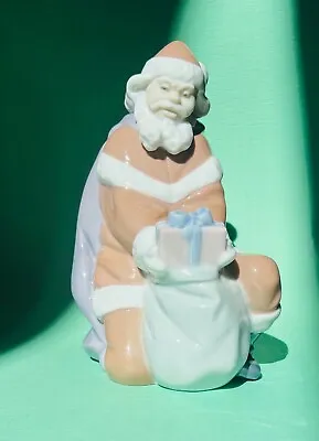 Lladro Porcelain Figurine 6575 Gift From Santa Retired 1999 Juan Huerta W BOX • $201.24