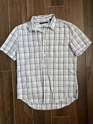 Perry Ellis Men’s Button Down Short Sleeve Plaid Shirt  MEDIUM • $8