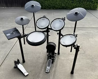 Roland TD-17KV Electronic Drum Kit With Kick Pedal And Stool • $1199