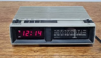 Vintage Retro Philips Alarm Clock Radio • $40