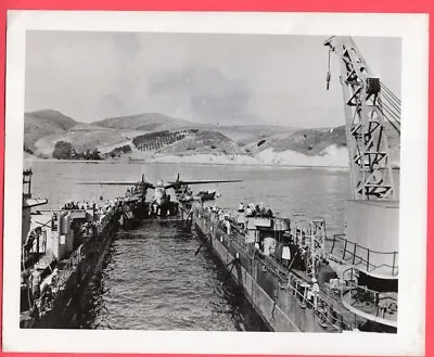 1948 Martin PBM Mariner Flying Boat Floating Dry Dock 8x10 Orig. News Photo #2 • $33.99