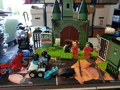 LEGO Sets - Joker And Harley Quinn Escape From Arkham Asylum • $50