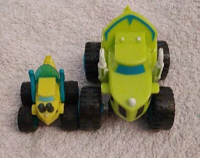 BLAZE AND THE MONSTER MACHINES Dinosaur RACE CAR  Diecast Toy + Mini Blaze Car • £7.99