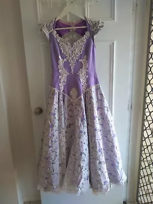 Vintage Ball Gown Size 8 • $25