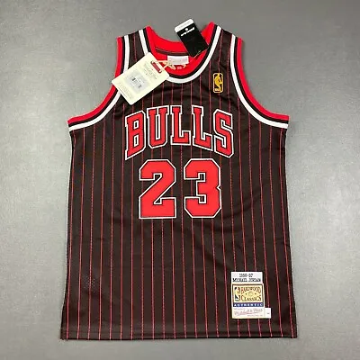 100% Authentic Michael Jordan Mitchell Ness 96 97 Bulls Jersey L 14/16 Youth Boy • $114.75