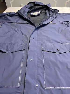 Vintage Columbia Sportswear Company Men’s Hooded Rain Jacket Waterproof Sz Small • $27.99