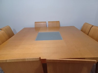 $300 • Buy 8 Seater Dining Table And Chairs