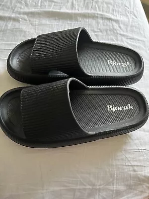 Bjorgk Black Cloud Sliders - Size 9 • £3.20