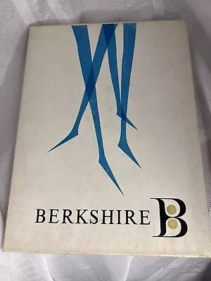 1 Pair BERKSHIRE VINTAGE NYLON STOCKINGS White 9 1/2 M • $12.99