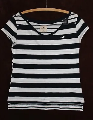 $18.67 • Buy NWT Women's HOLLISTER Abercrombie Navy Stripe Relaxed V Neckline T-Shirt MEDIUM