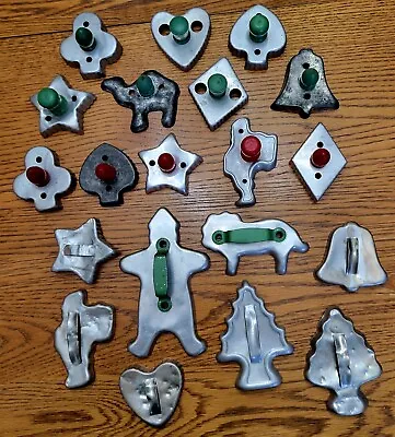$25 • Buy 20 COOKIE CUTTERS ALUMINUM RED GREEN  HANDLES WOOD METAL 1930s - 40s VNTG LOT 20