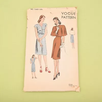 Vintage 1940s Vogue Easy Dress & Cape Sewing Pattern - 5362 - Bust 34 - Complete • $29