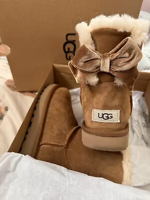 Bow Ugg Boots • £110