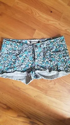 $8 • Buy Freestyle Revolution Teal Floral Hot Pants Shorts, Size Juniors 7