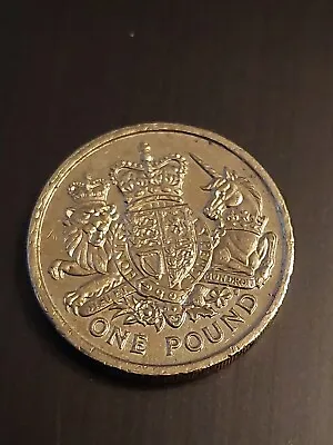 2015 £1 Coin - Royal Arms • £2.50