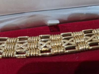 £595 • Buy Vintage Heavy Ladies 9ct Gold Bar Gate Braclet 26.72g