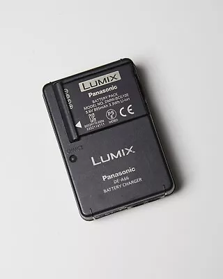 Genuine Panasonic Lumix Digital Camera DE-A66 Charger And Battery • £15