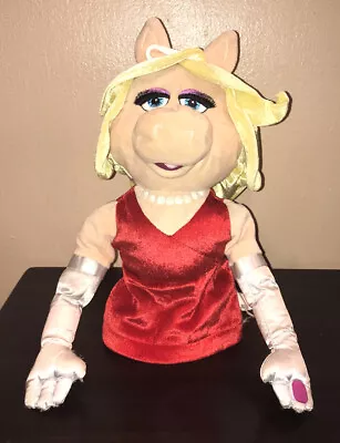Miss Piggy The Muppets Most Wanted 12  Hand Puppet FAO Schwarz Toys R Us • $29.99