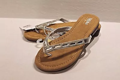 Target Mossimo Camilla Silver Flip Flop Sandals Women's Size S 5 - 6 Shoes NEW • $12.99