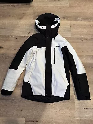 Oakley Tnp Bzi Snowboard Jacket Black/white Size Xs • $80